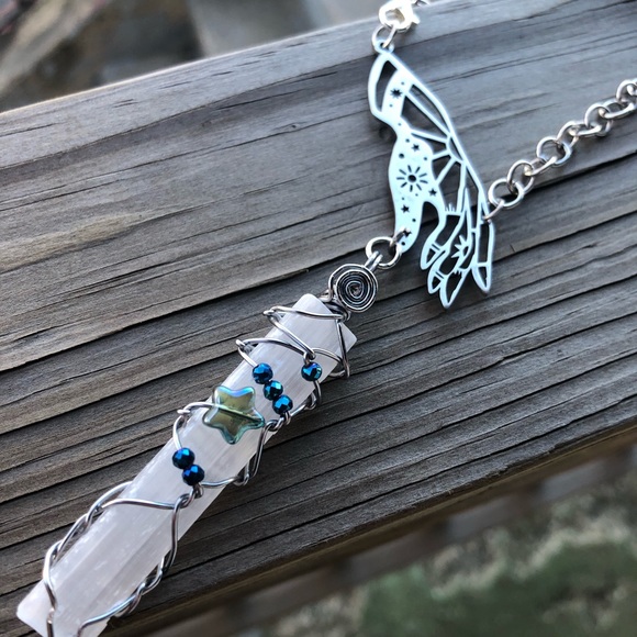 * SOLD * Witchy Hand Selenite Necklace Wire Wrapped - Picture 10 of 13